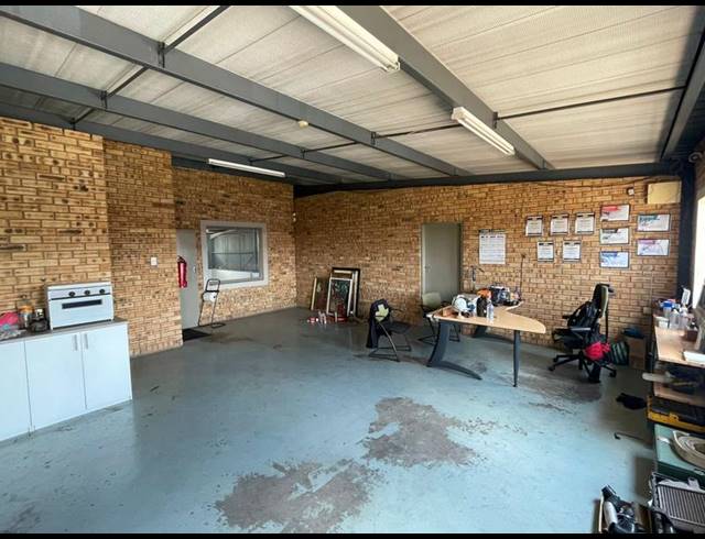 INDUSTRIAL PROPERTY TO RENT IN HENNOPS PARK INDUSTRIAL